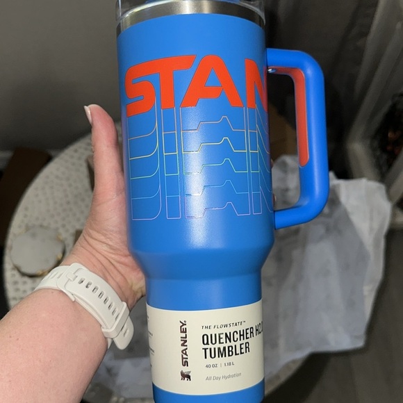 NIB Stanley Blue and Red Quencher h2.0 flow state Tumbler40 oz azure reverb - Picture 7 of 9
